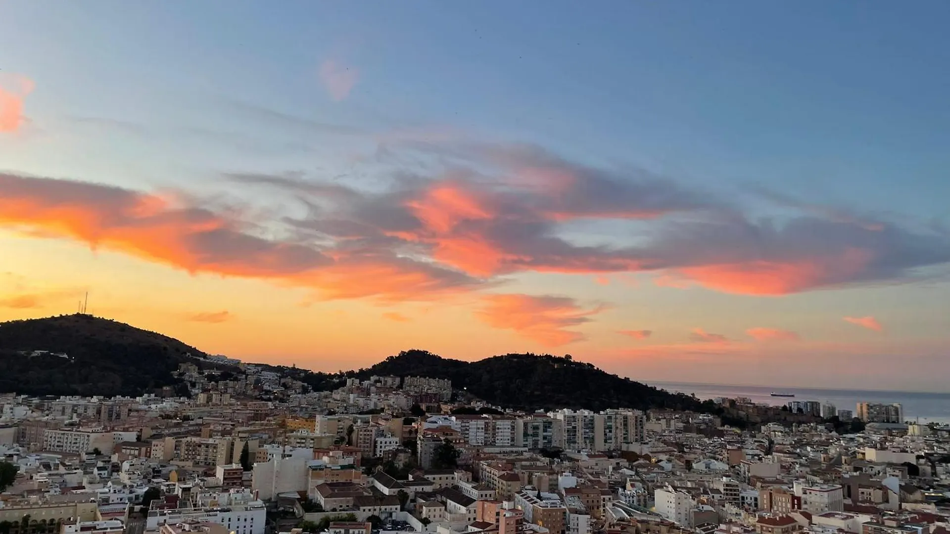 Urban Sky , Torre I, 21D Apartment Malaga