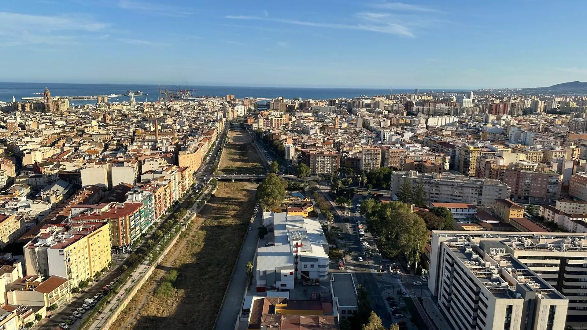Urban Sky , Torre I, 21D Apartment Malaga